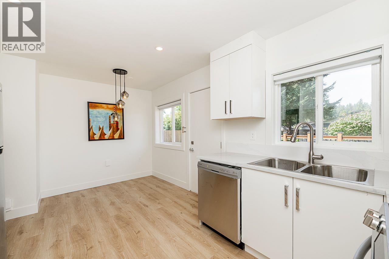 1741 Salisbury Avenue, Port Coquitlam, British Columbia  V3B 1X6 - Photo 10 - R3088368