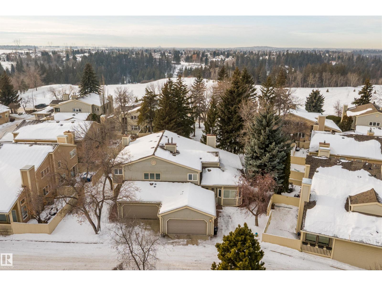 1027 109 St Nw, Edmonton, Alberta  T6J 5G2 - Photo 3 - E4471965