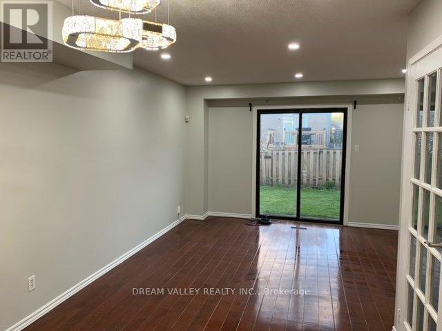 20 Glanvil Crescent, Toronto, Ontario  M1B 4R8 - Photo 4 - E12777732