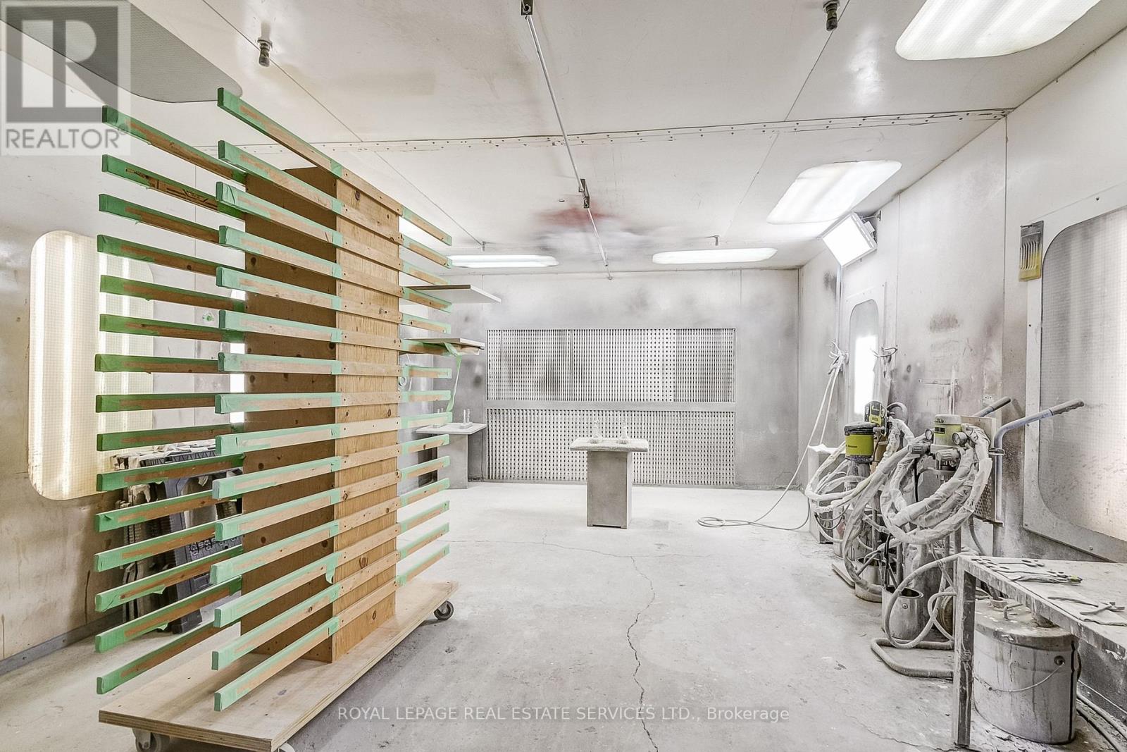 1 - 2050 Speers Road, Oakville, Ontario  L6L 2X8 - Photo 17 - W12777744