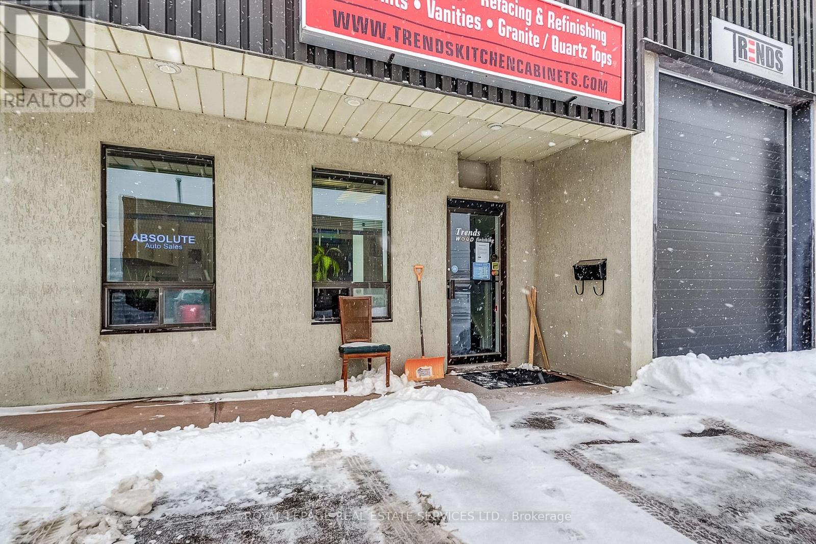 1 - 2050 Speers Road, Oakville, Ontario  L6L 2X8 - Photo 5 - W12777744