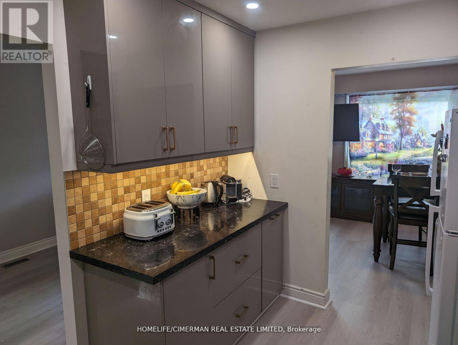 46 - 46 Foster Crescent, Brampton, Ontario  L6V 3M7 - Photo 4 - W12777752