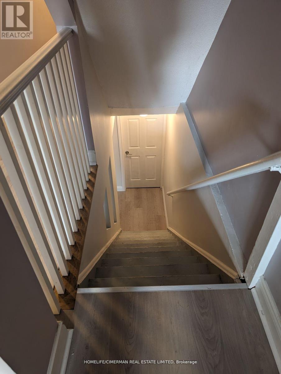 46 - 46 Foster Crescent, Brampton, Ontario  L6V 3M7 - Photo 9 - W12777752