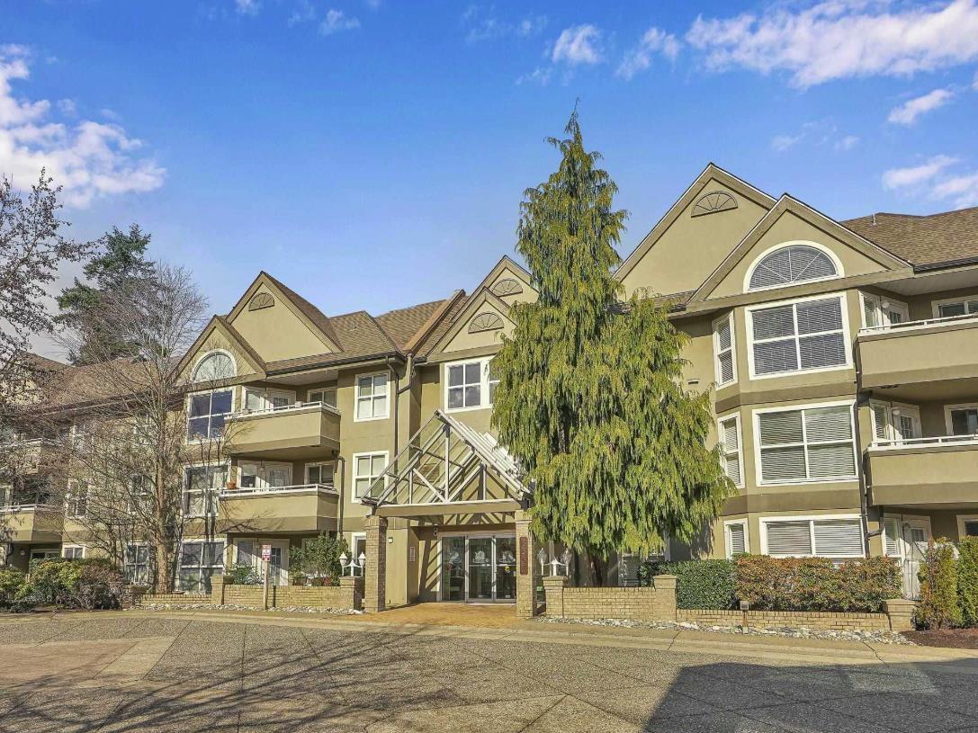 212 6557 121 STREET, Surrey, British Columbia