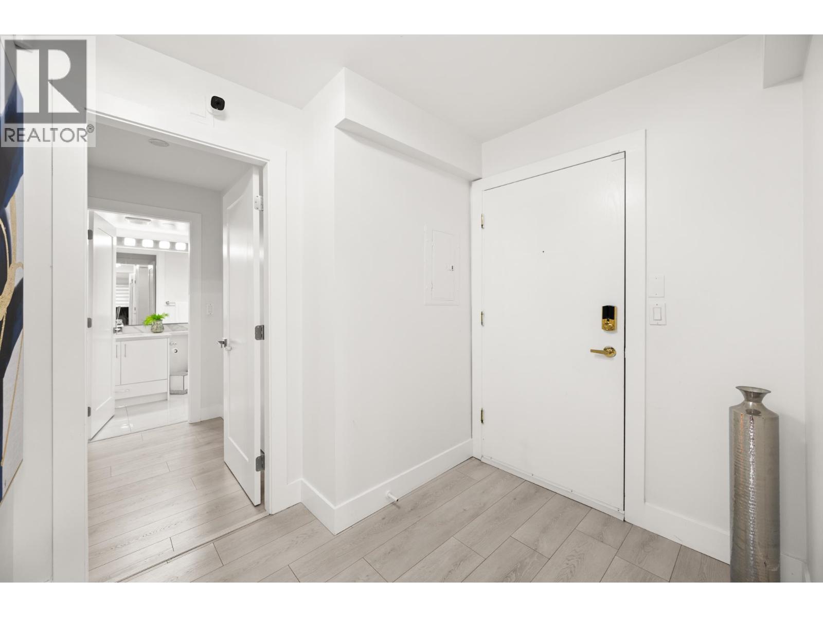 905 1185 Quayside Drive, New Westminster, British Columbia  V3M 6T8 - Photo 3 - R3088454