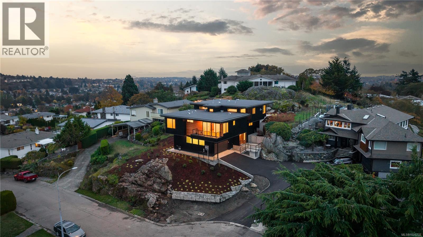 3700 Kootenay Pl, Saanich, British Columbia