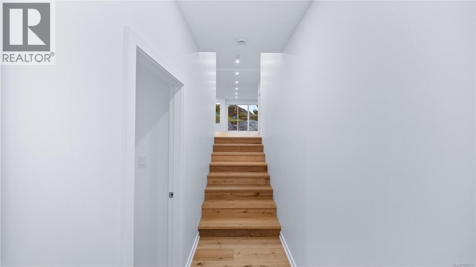 3700 Kootenay Pl, Saanich, British Columbia  V8P 2G2 - Photo 45 - 1025737