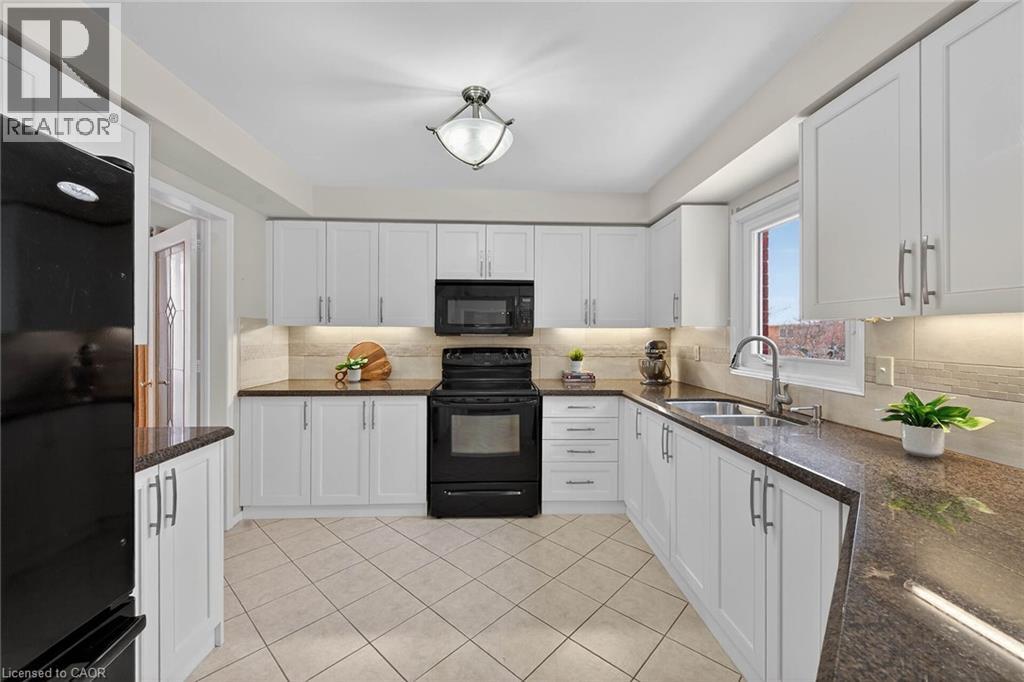 134 Huntingwood Avenue, Dundas, Ontario  L9H 6X7 - Photo 9 - 40803831