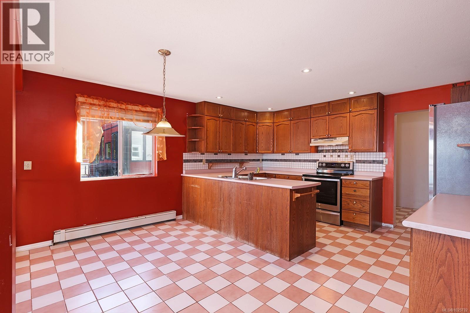 5650 Island Hwy S, Union Bay, British Columbia  V0R 3B0 - Photo 17 - 1025732