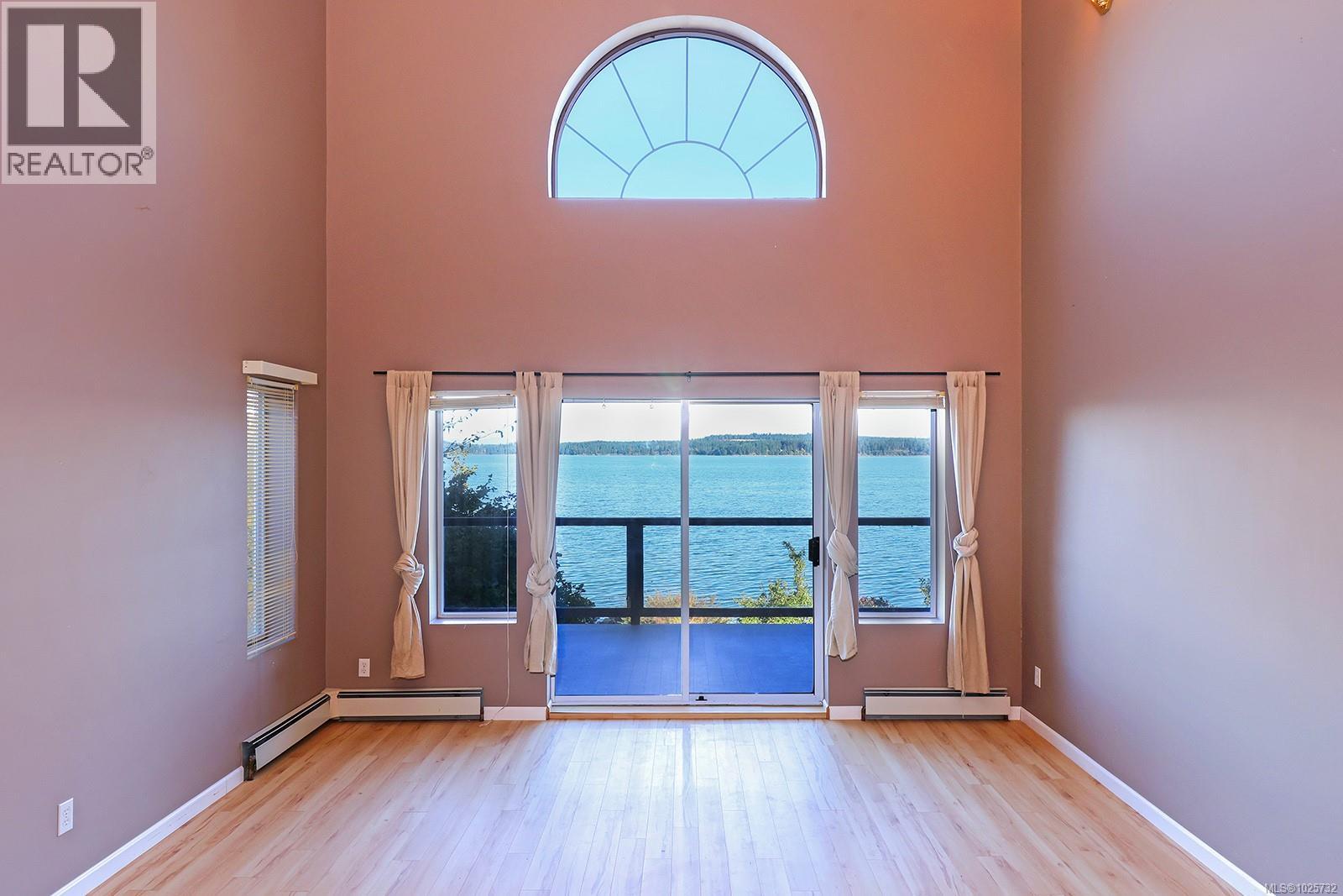 5650 Island Hwy S, Union Bay, British Columbia  V0R 3B0 - Photo 8 - 1025732