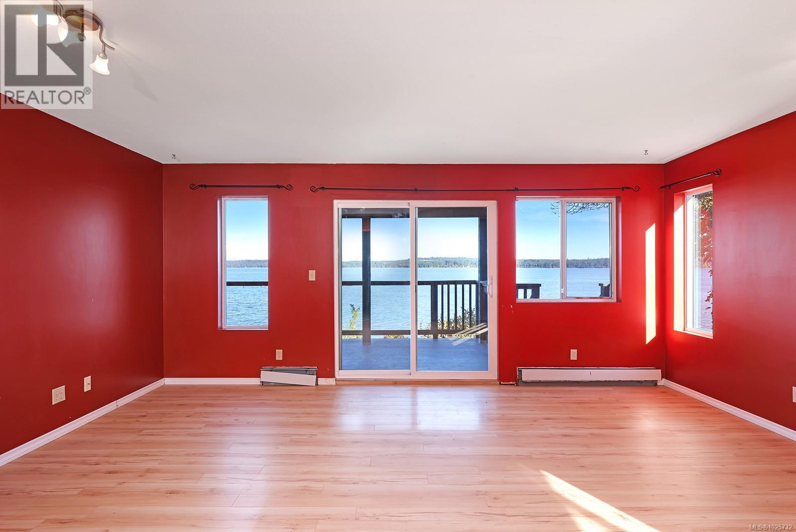 5650 Island Hwy S, Union Bay, British Columbia  V0R 3B0 - Photo 14 - 1025732