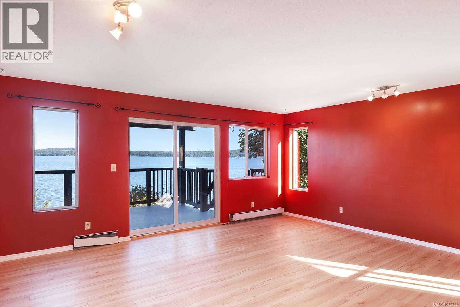 5650 Island Hwy S, Union Bay, British Columbia  V0R 3B0 - Photo 13 - 1025732