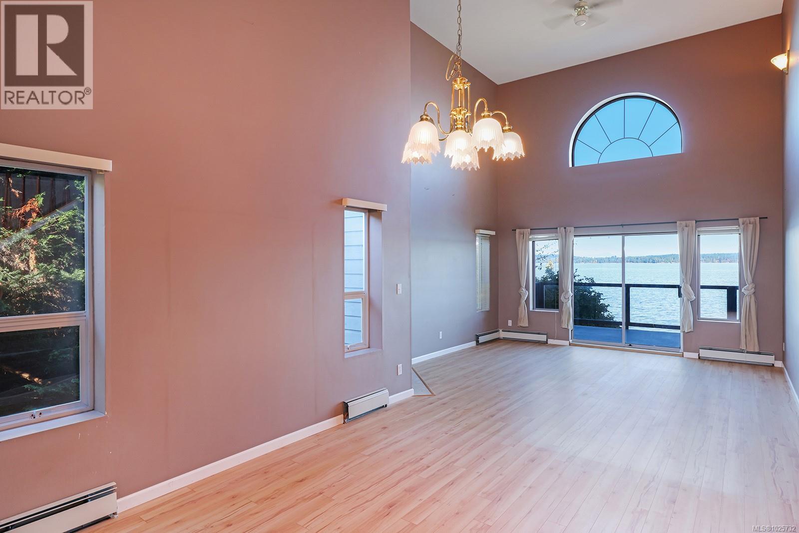 5650 Island Hwy S, Union Bay, British Columbia  V0R 3B0 - Photo 5 - 1025732