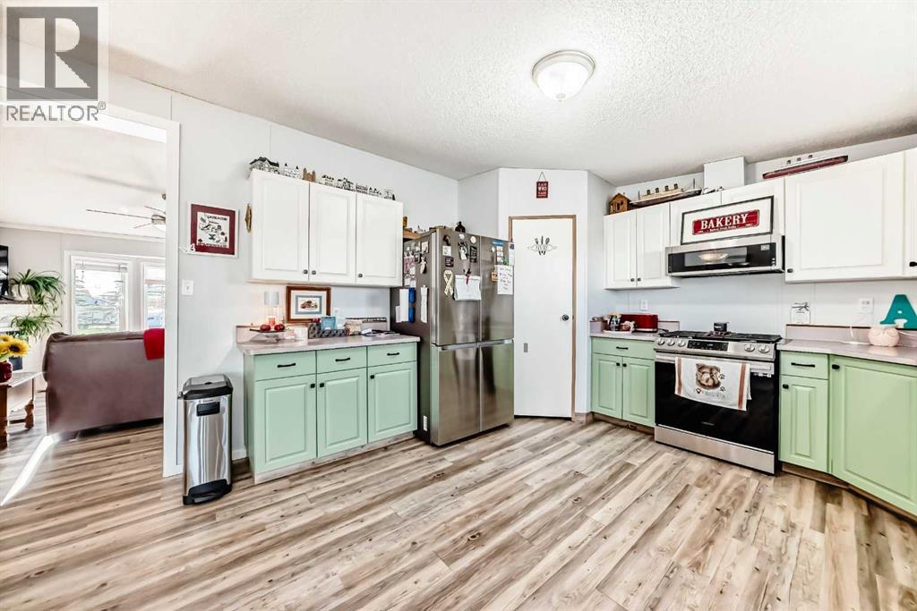 838 4 Avenue, Bassano, Alberta  T0J 0B0 - Photo 12 - A2284795