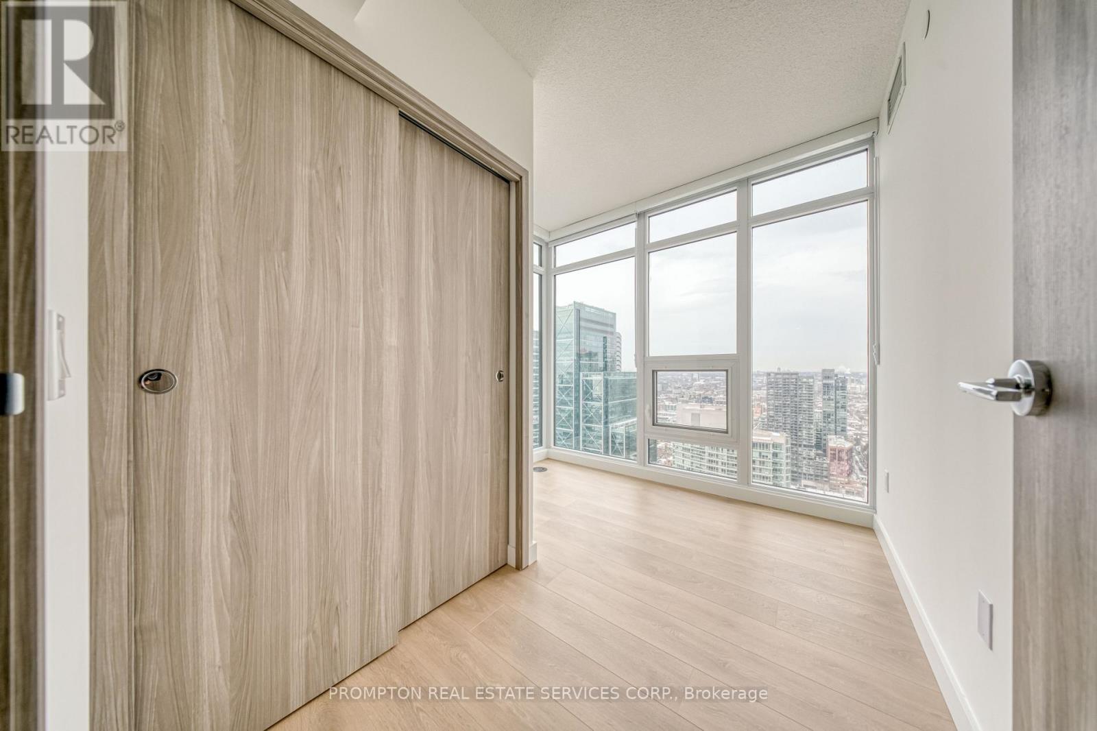 4708 - 1 Concord Cityplace Way, Toronto, Ontario  M5V 0X3 - Photo 21 - C12770256