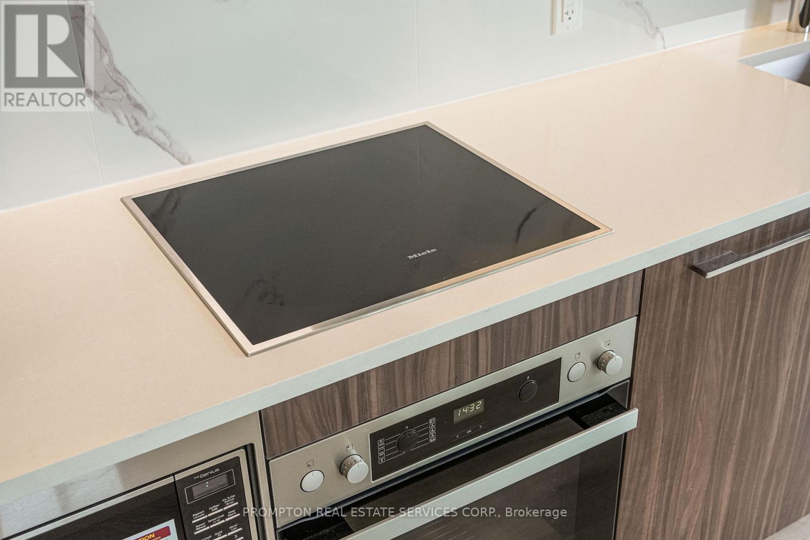 4708 - 1 Concord Cityplace Way, Toronto, Ontario  M5V 0X3 - Photo 11 - C12770256