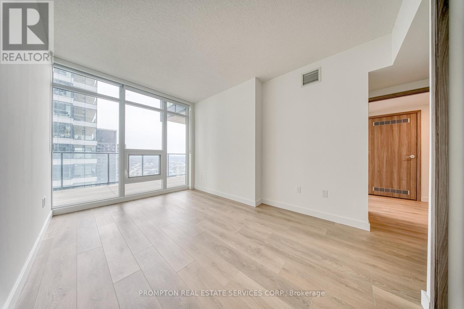 4708 - 1 Concord Cityplace Way, Toronto, Ontario  M5V 0X3 - Photo 13 - C12770256