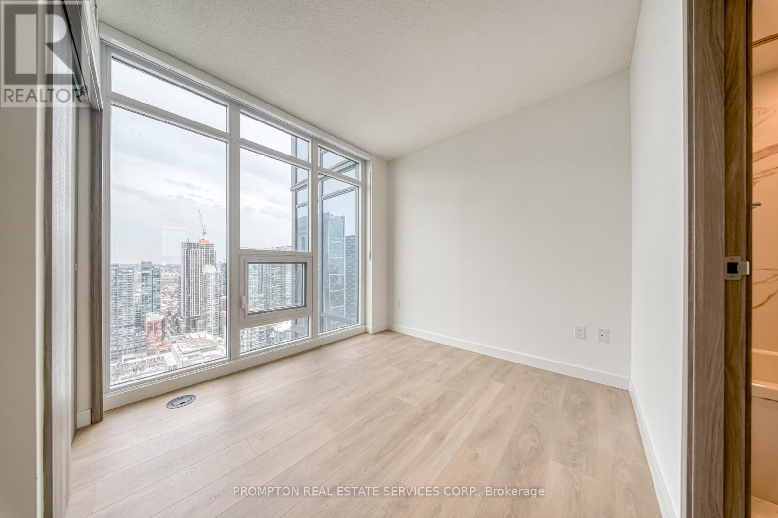 4708 - 1 Concord Cityplace Way, Toronto, Ontario  M5V 0X3 - Photo 16 - C12770256