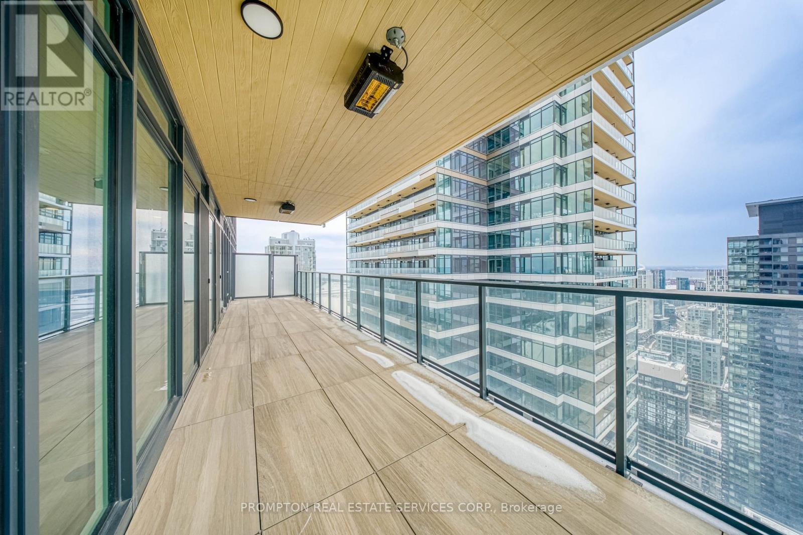 4708 - 1 Concord Cityplace Way, Toronto, Ontario  M5V 0X3 - Photo 30 - C12770256