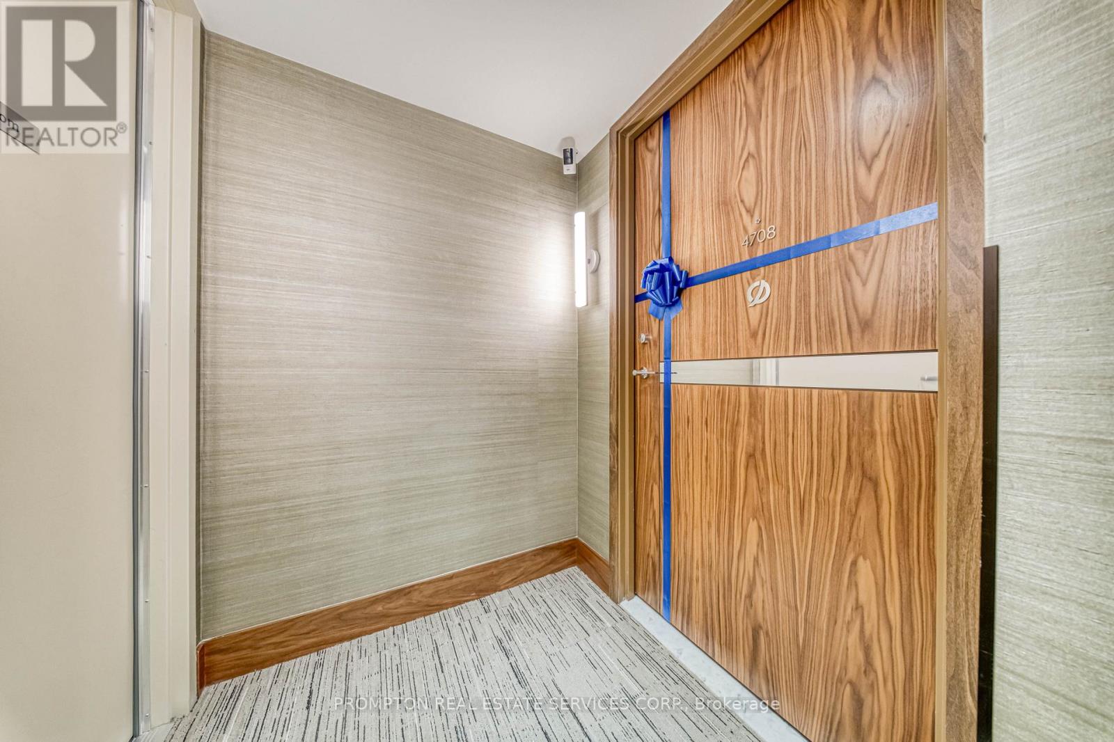 4708 - 1 Concord Cityplace Way, Toronto, Ontario  M5V 0X3 - Photo 3 - C12770256