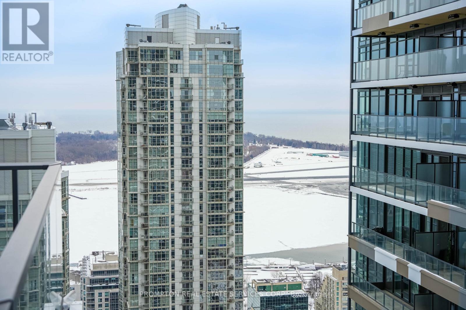 4708 - 1 Concord Cityplace Way, Toronto, Ontario  M5V 0X3 - Photo 34 - C12770256