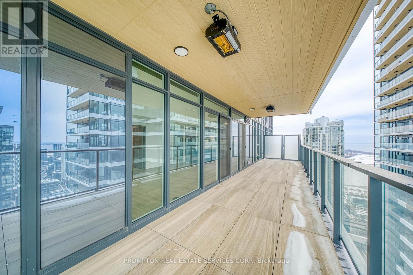 4708 - 1 Concord Cityplace Way, Toronto, Ontario  M5V 0X3 - Photo 31 - C12770256