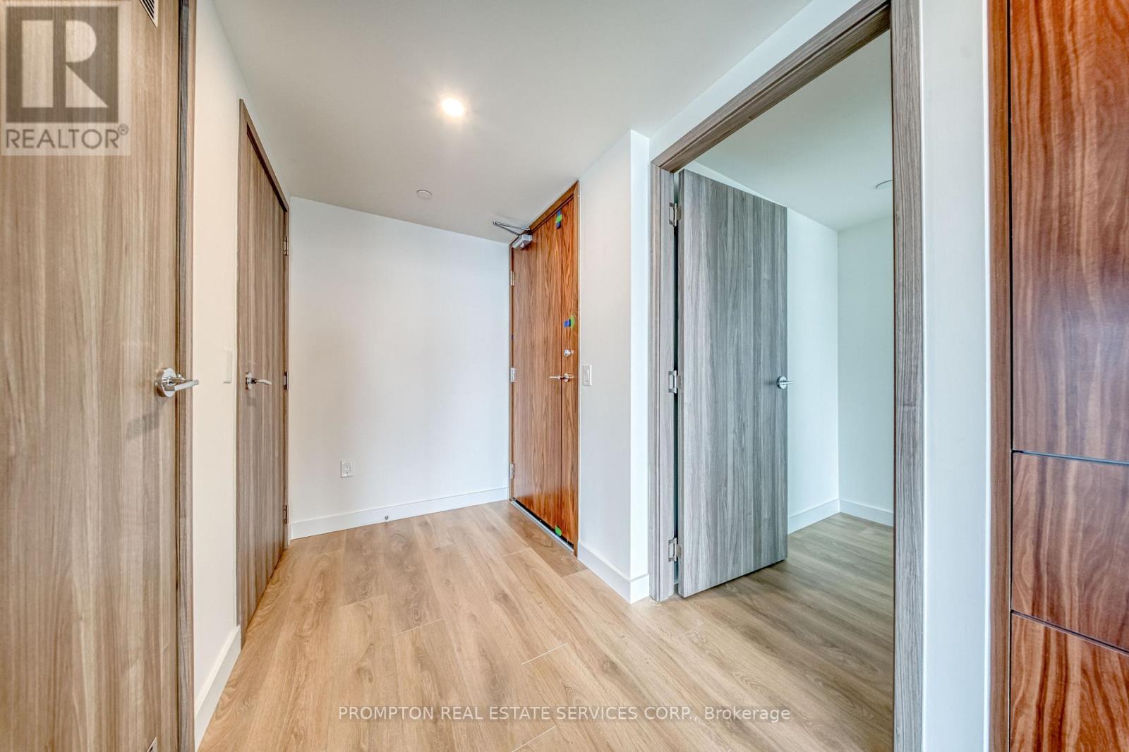 4708 - 1 Concord Cityplace Way, Toronto, Ontario  M5V 0X3 - Photo 4 - C12770256