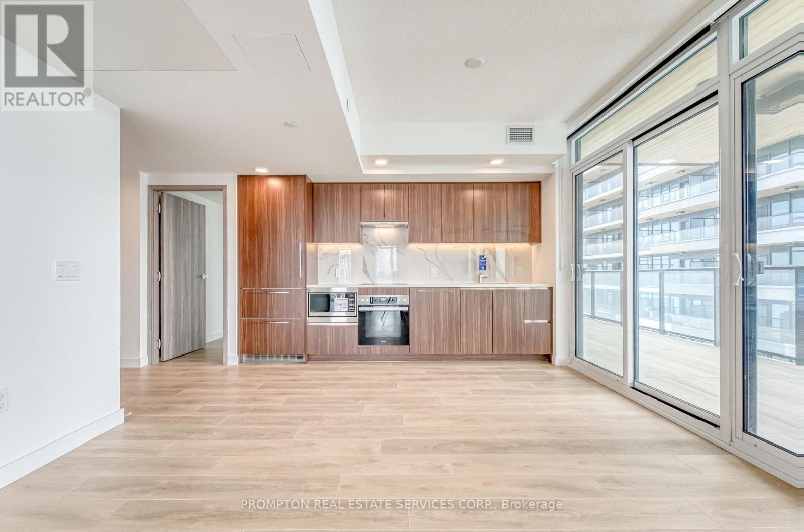 4708 - 1 Concord Cityplace Way, Toronto, Ontario  M5V 0X3 - Photo 8 - C12770256