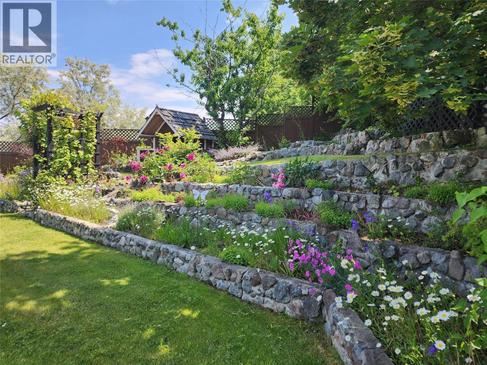 1925 Englemann Court, Kamloops, British Columbia  V1S 1X9 - Photo 34 - 10375634