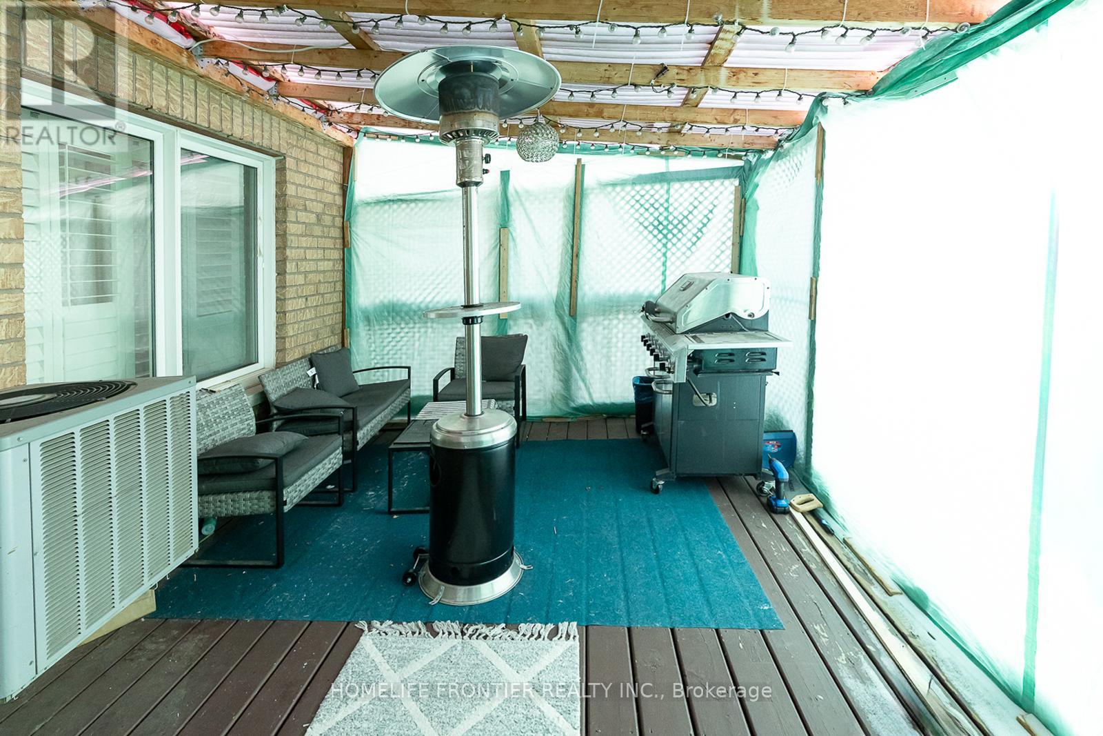 65 West Park Avenue, Bradford West Gwillimbury, Ontario  L3Z 0A7 - Photo 33 - N12777812