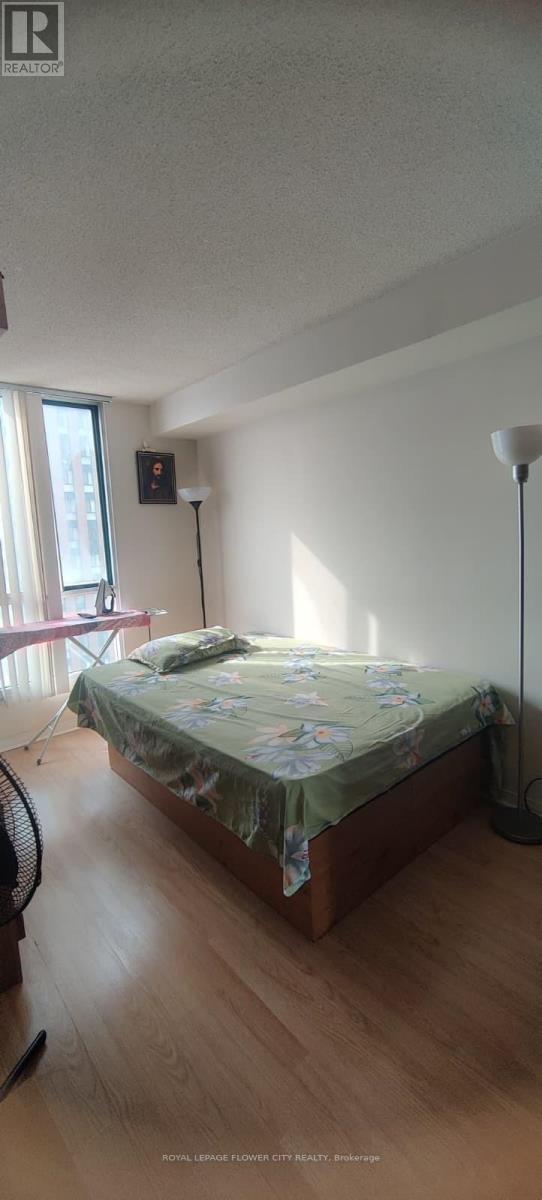 816 - 145 Hillcrest Avenue, Mississauga, Ontario  L5B 3Z1 - Photo 10 - W12777762