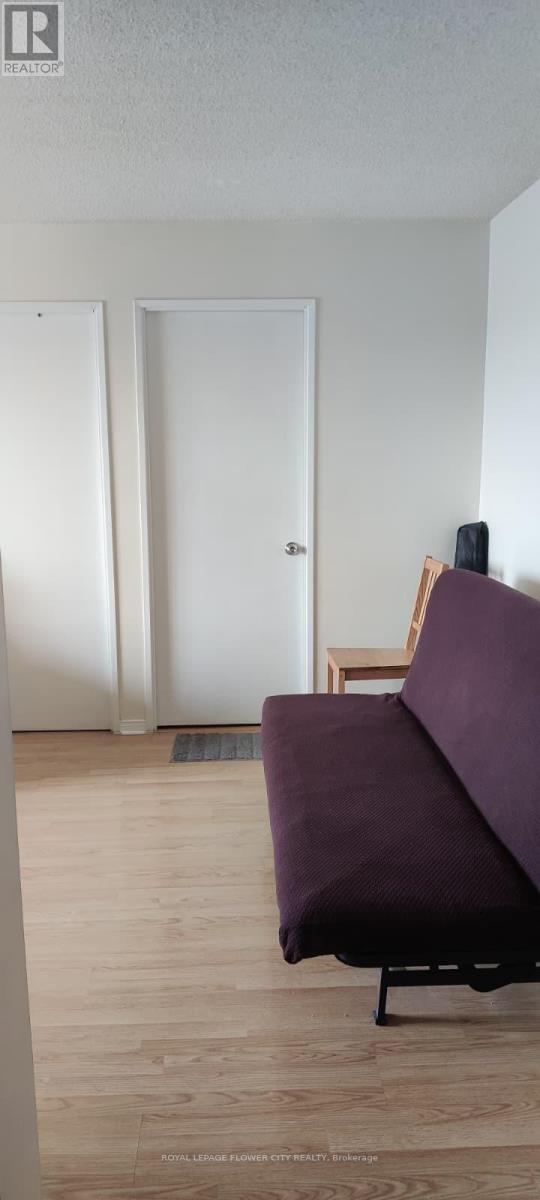 816 - 145 Hillcrest Avenue, Mississauga, Ontario  L5B 3Z1 - Photo 5 - W12777762