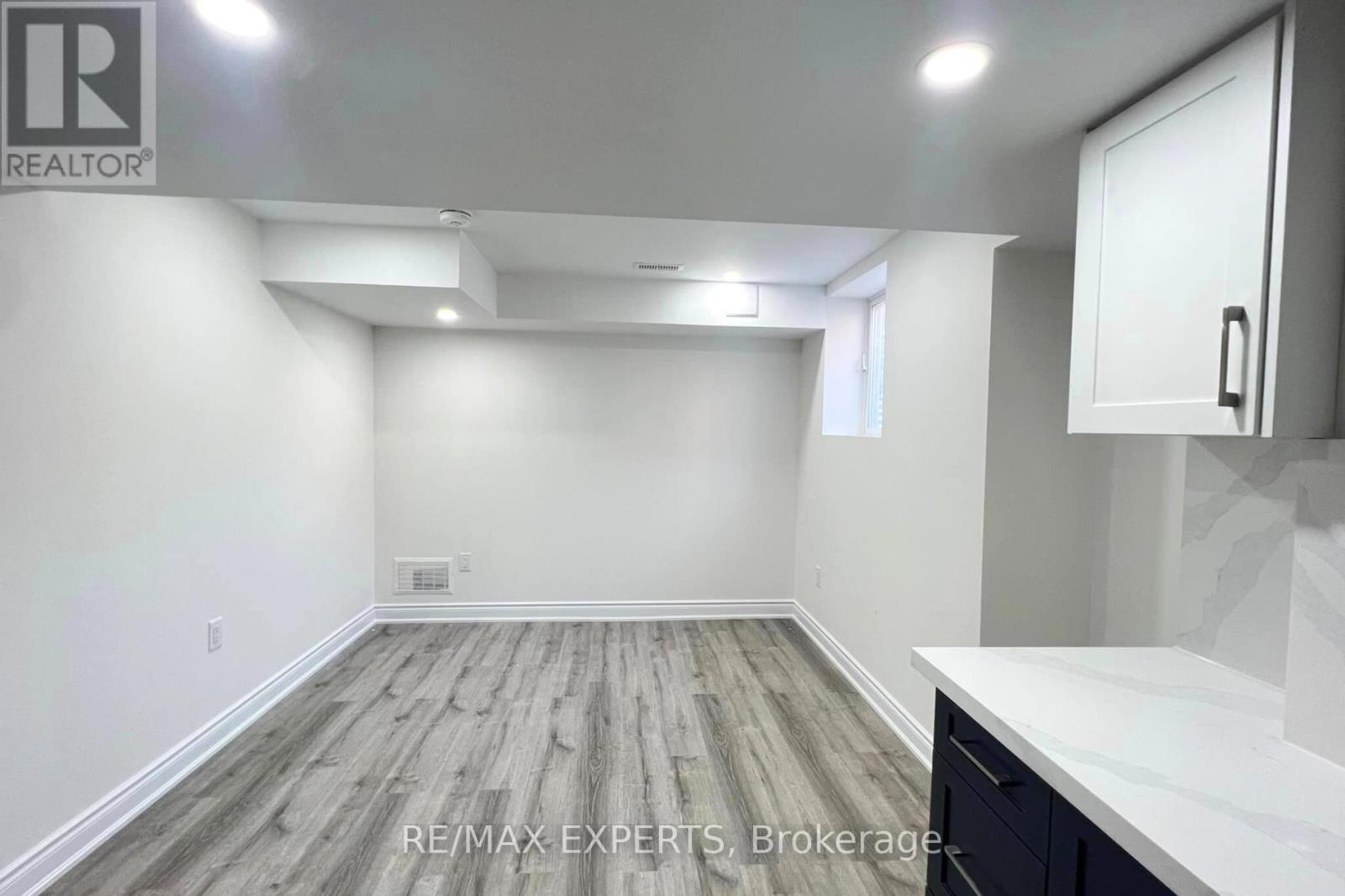 91 Aylesbury Drive, Brampton, Ontario  L7A 0W4 - Photo 3 - W12777806