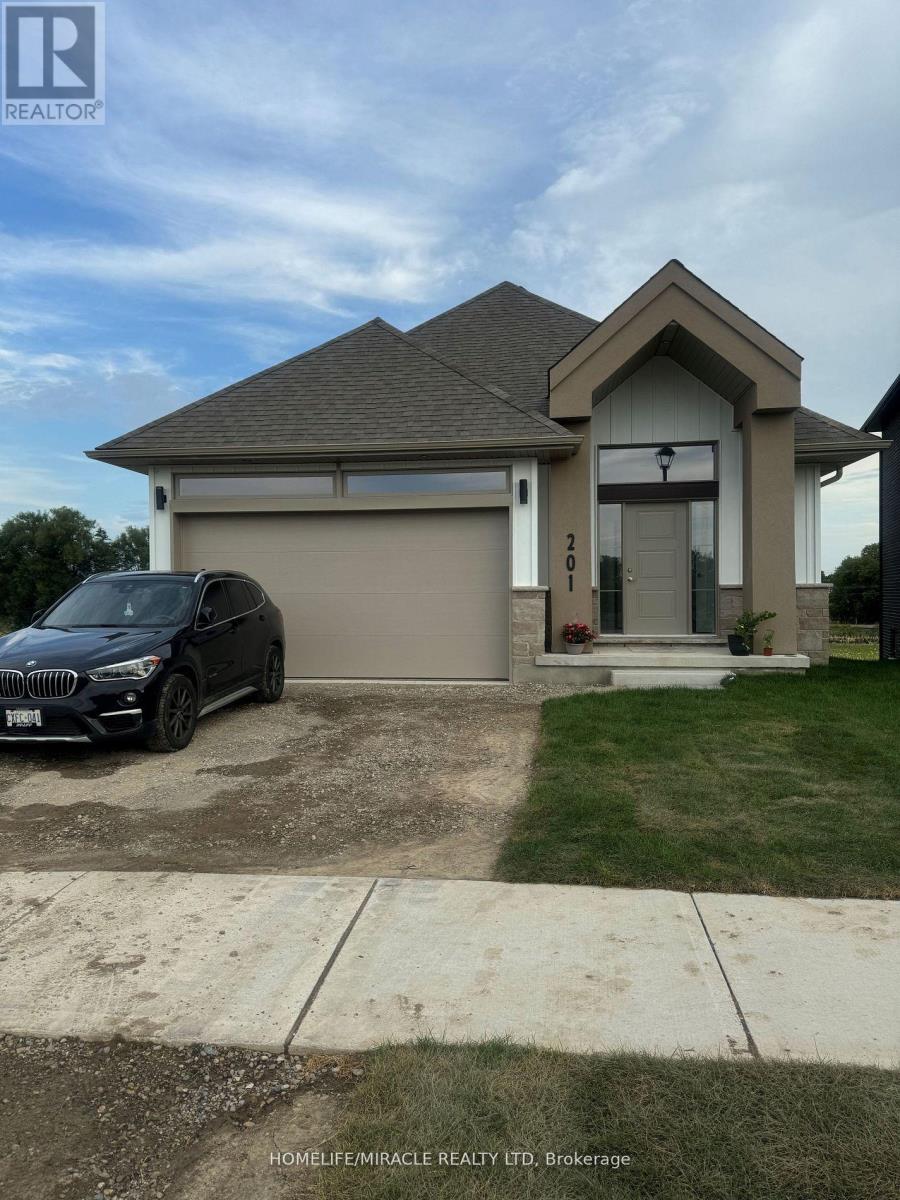 201 DEMPSEY DRIVE, Stratford, Ontario