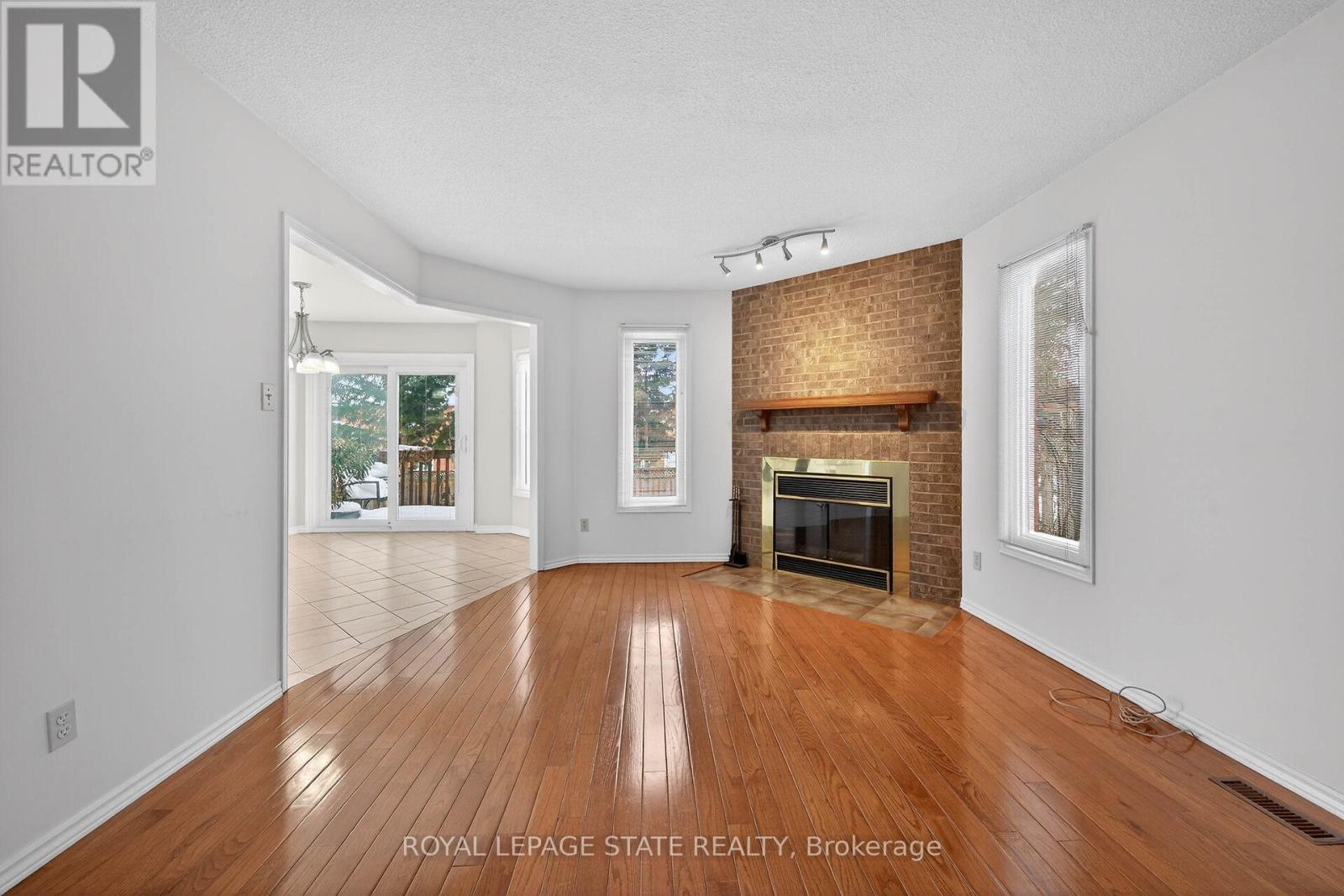 134 Huntingwood Avenue, Hamilton, Ontario  L9H 6X7 - Photo 13 - X12777796