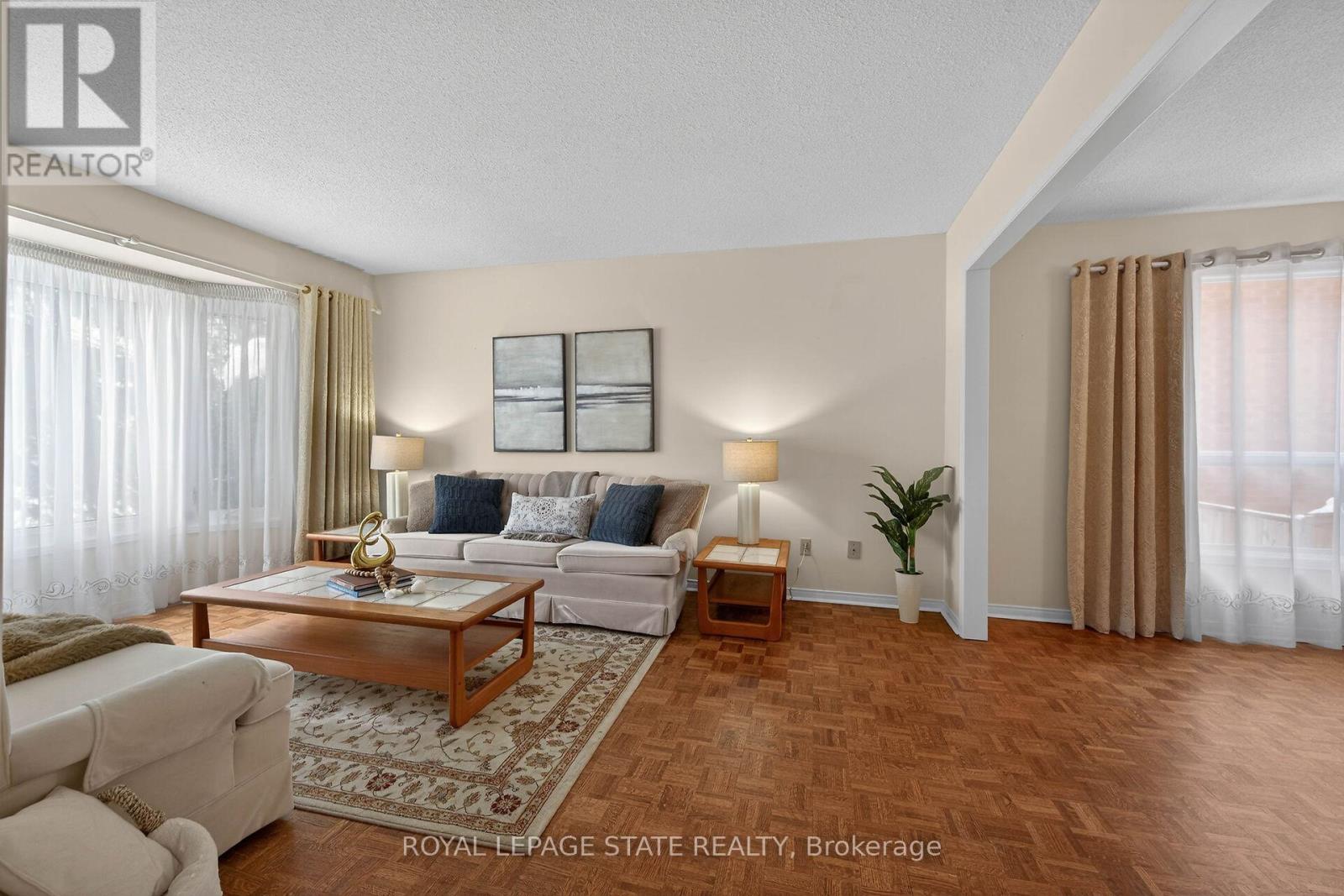 134 Huntingwood Avenue, Hamilton, Ontario  L9H 6X7 - Photo 2 - X12777796