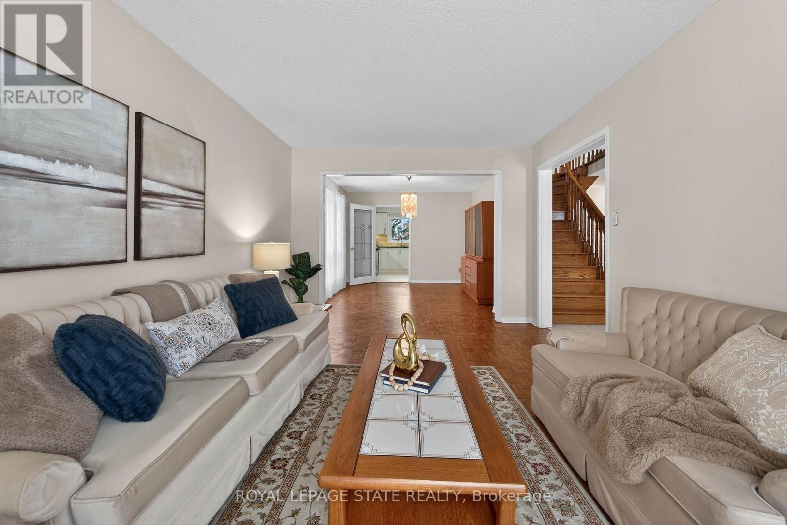 134 Huntingwood Avenue, Hamilton, Ontario  L9H 6X7 - Photo 4 - X12777796