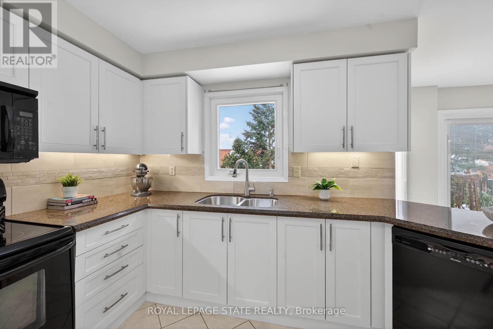 134 Huntingwood Avenue, Hamilton, Ontario  L9H 6X7 - Photo 7 - X12777796