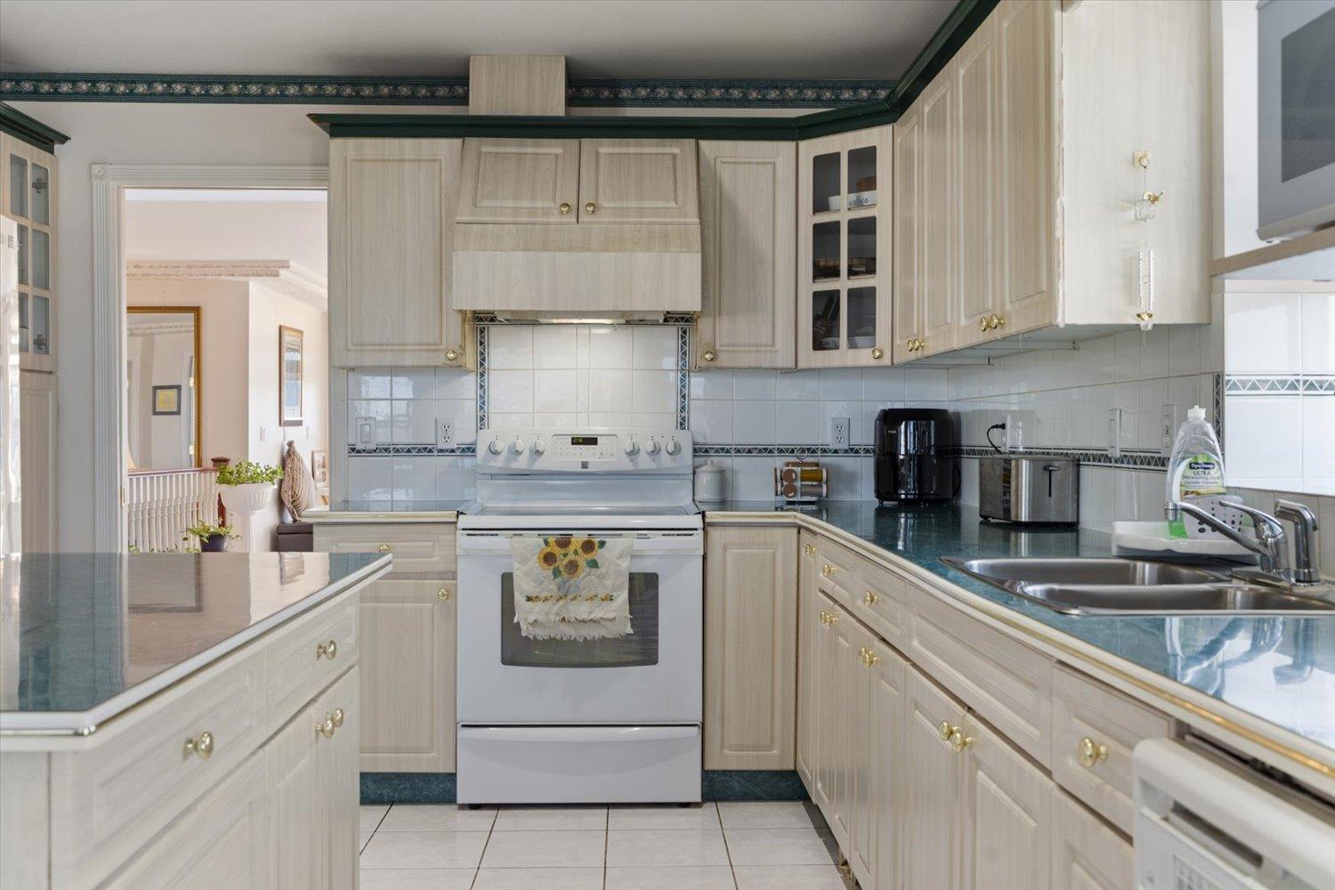 31301 Ridgeview Drive, Abbotsford, British Columbia  V2T 6N5 - Photo 14 - R3088090