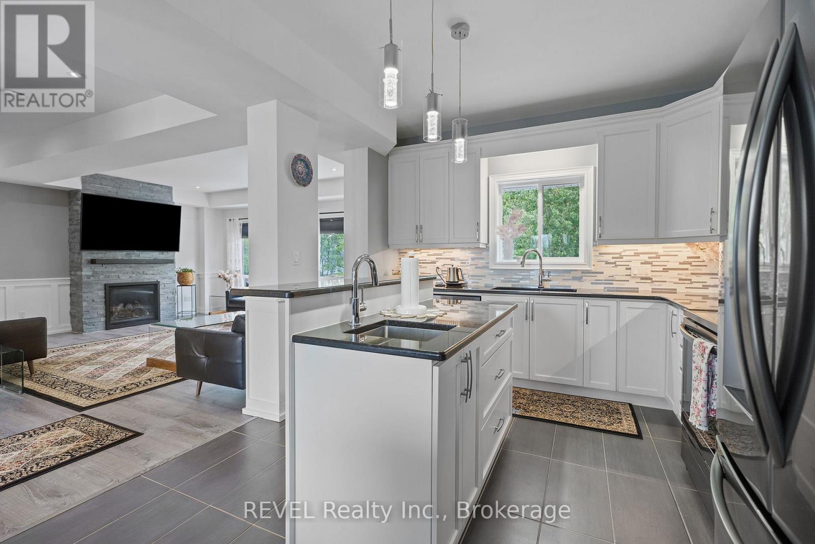 1018 Kerby Street, Fort Erie, Ontario  L2A 0B9 - Photo 9 - X12768086