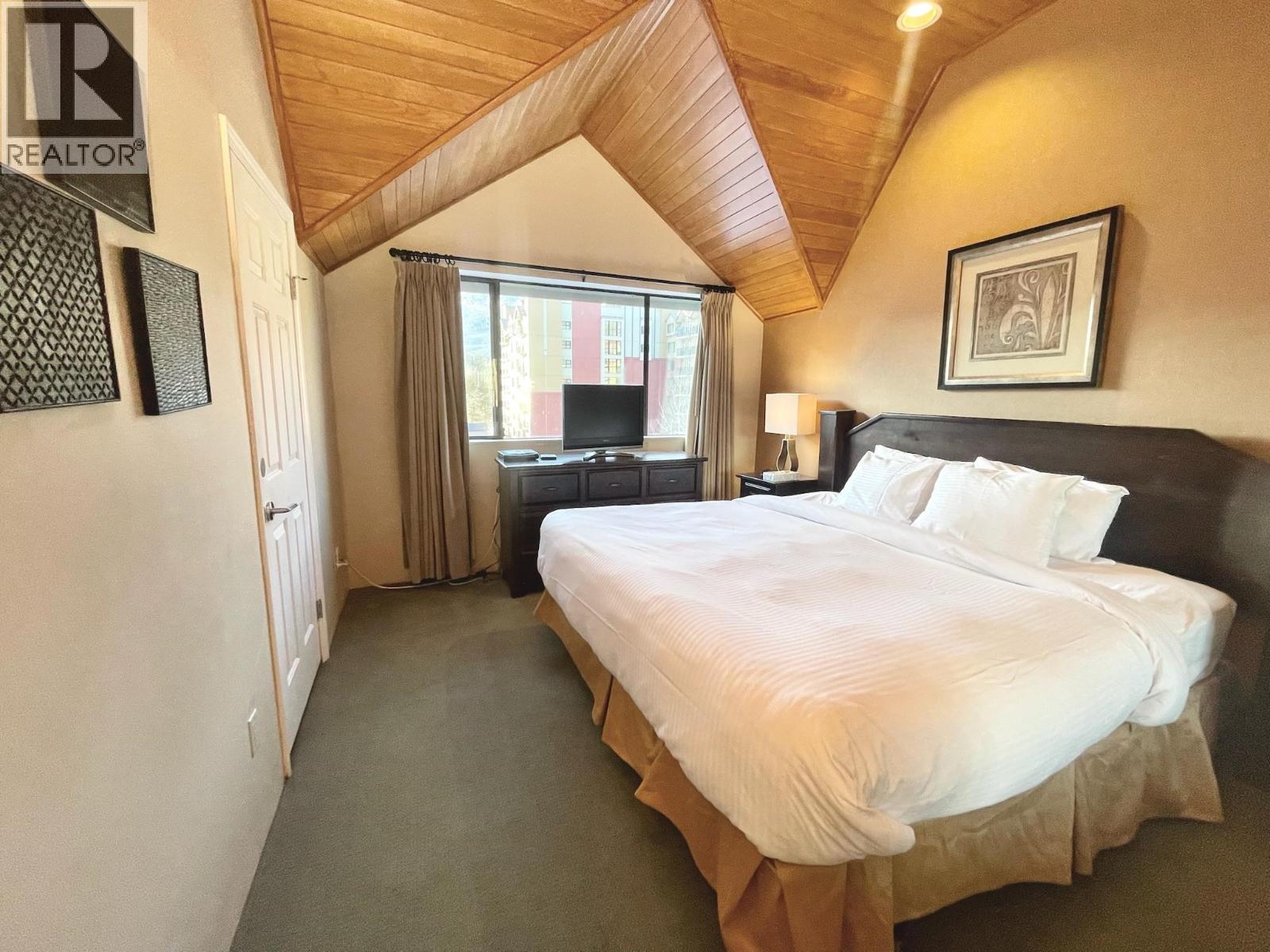 Week 13 906-4293 Mountain Square, Whistler, British Columbia  V8E 1B8 - Photo 15 - R3088820