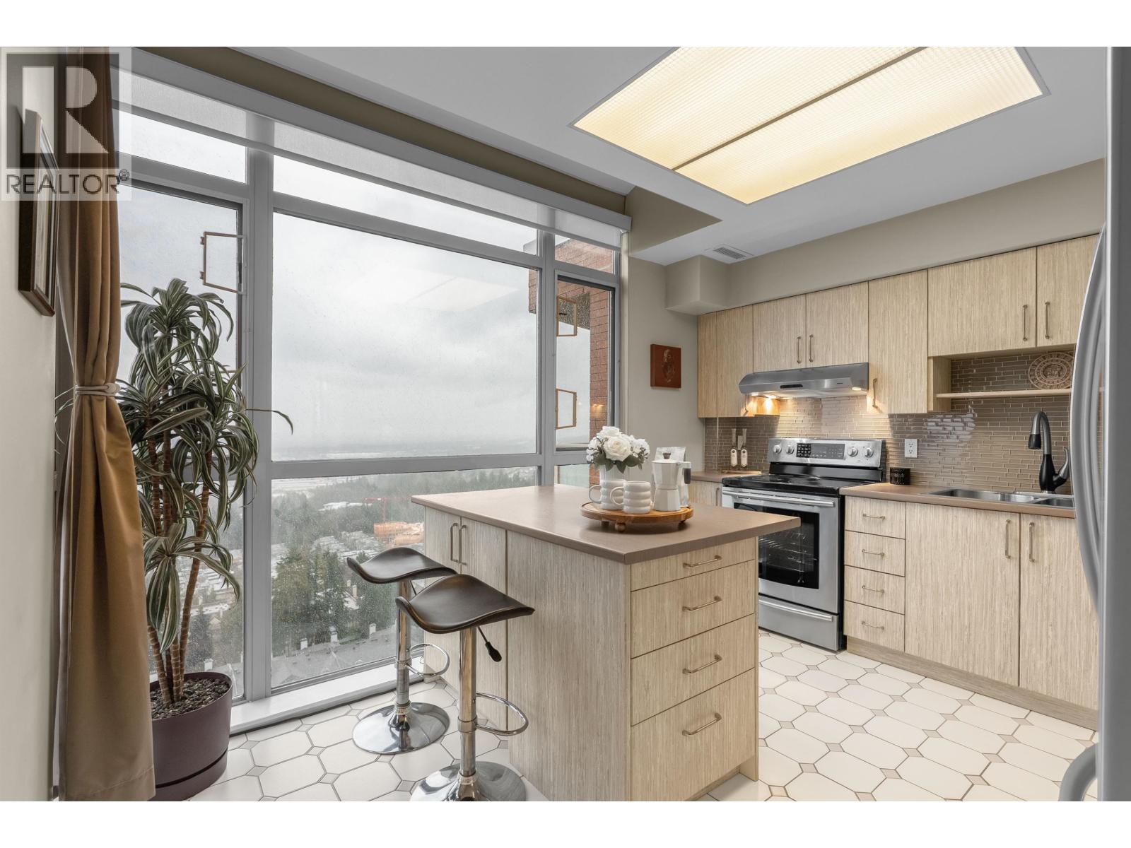 2401 6888 Station Hill Drive, Burnaby, British Columbia  V3N 4X5 - Photo 7 - R3087381