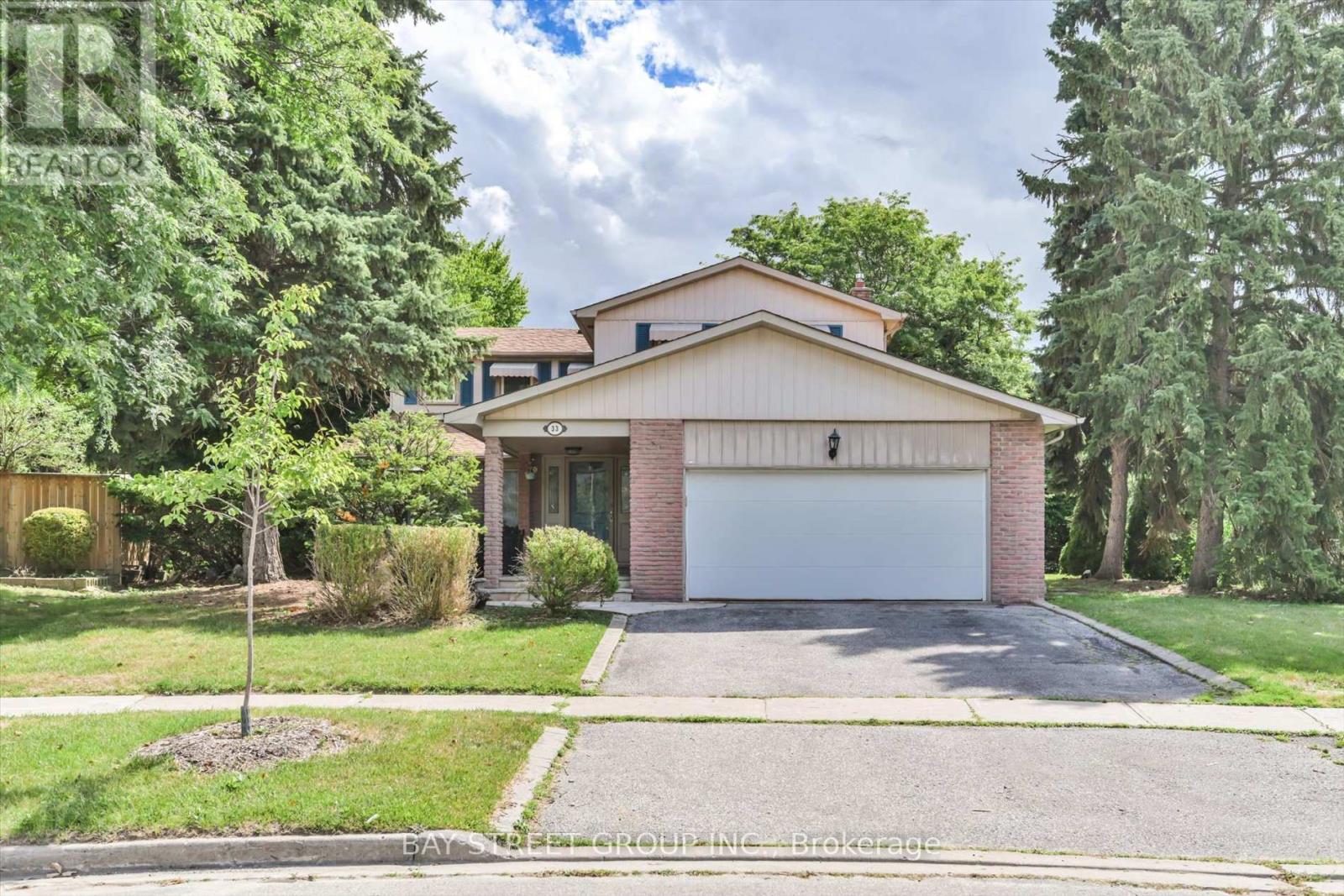 33 KILCHURN CASTLE DRIVE, Toronto, Ontario