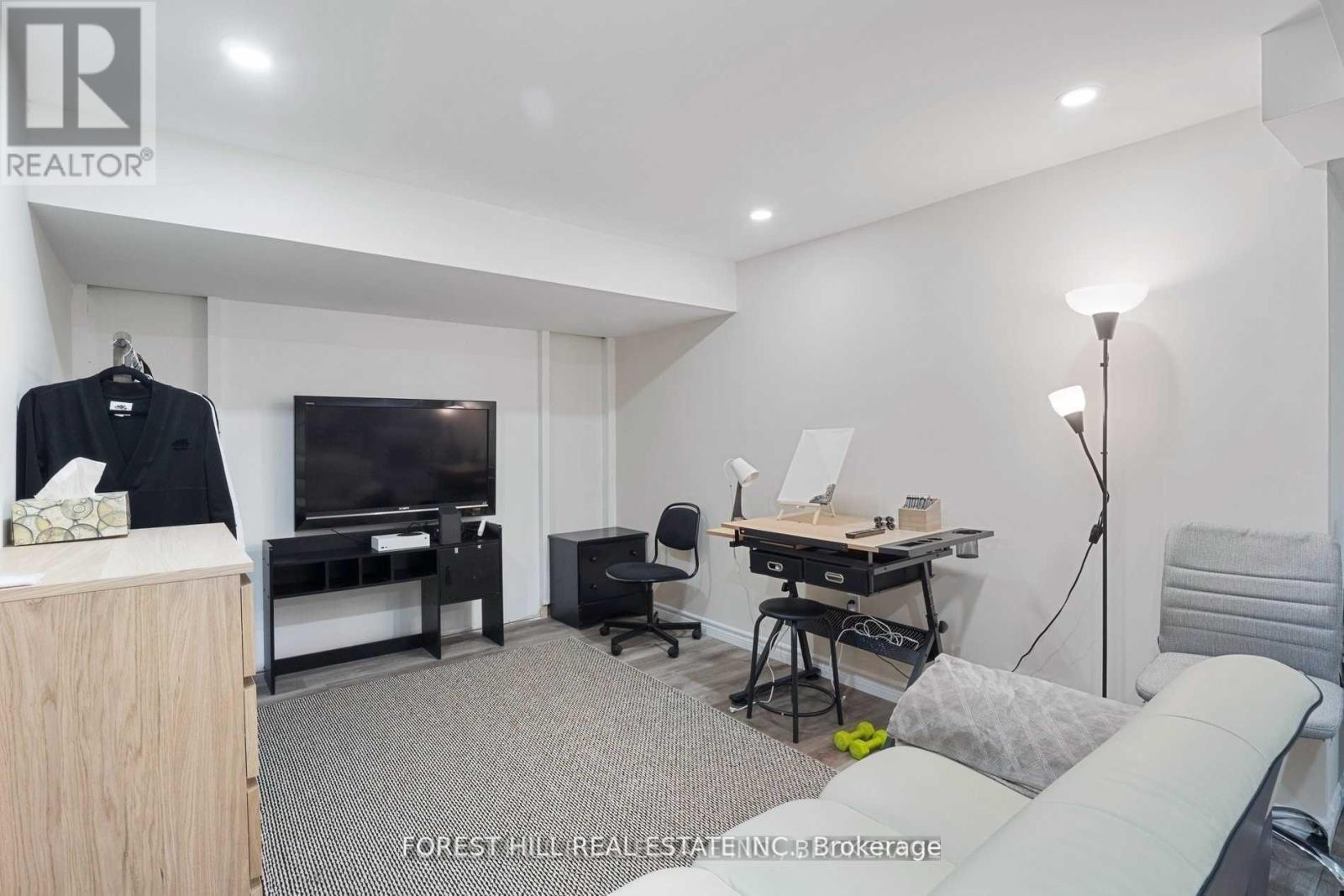 53 Noble Drive, Bradford West Gwillimbury, Ontario  L3Z 3A8 - Photo 10 - N12777820