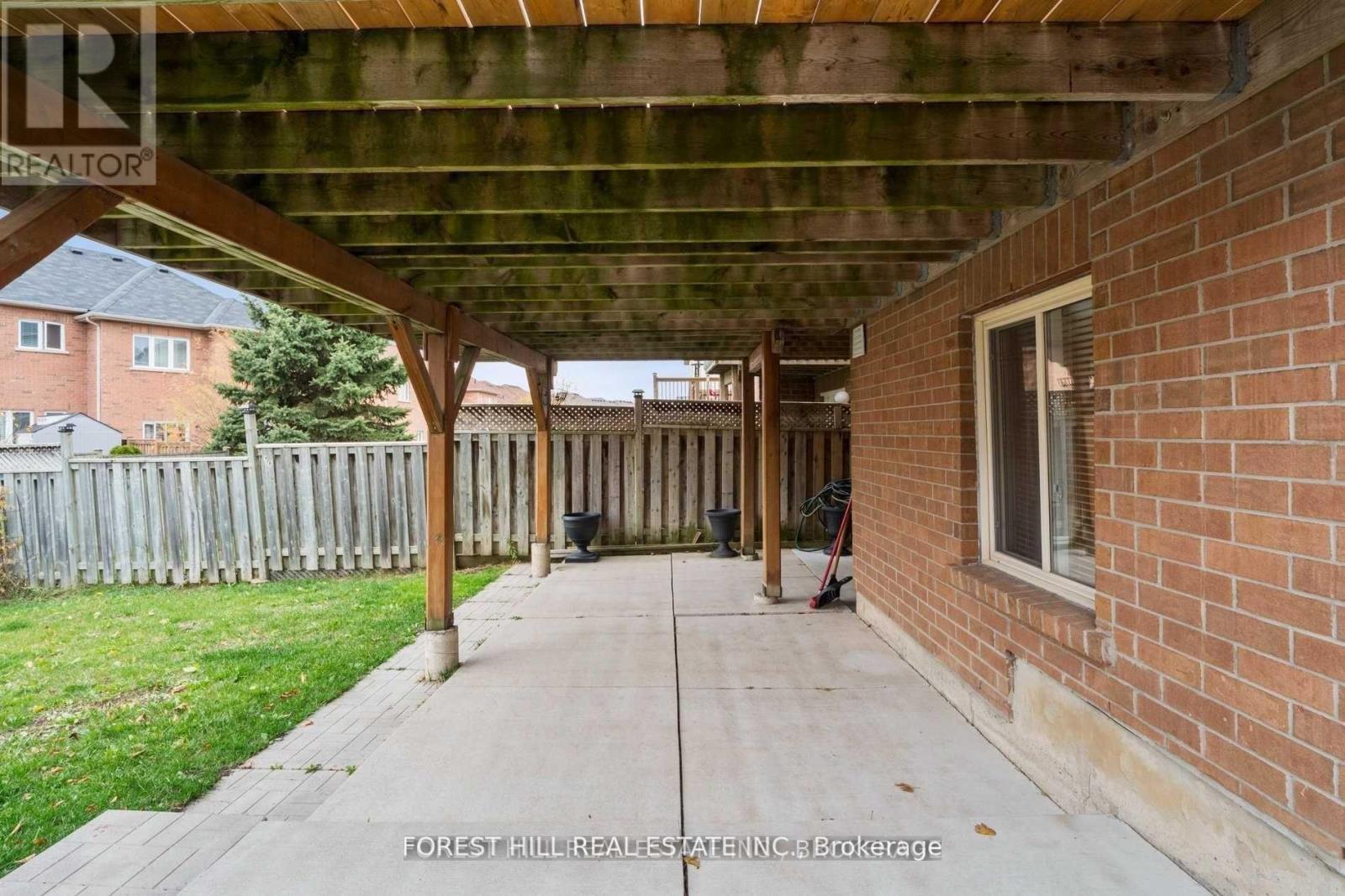 53 Noble Drive, Bradford West Gwillimbury, Ontario  L3Z 3A8 - Photo 16 - N12777820