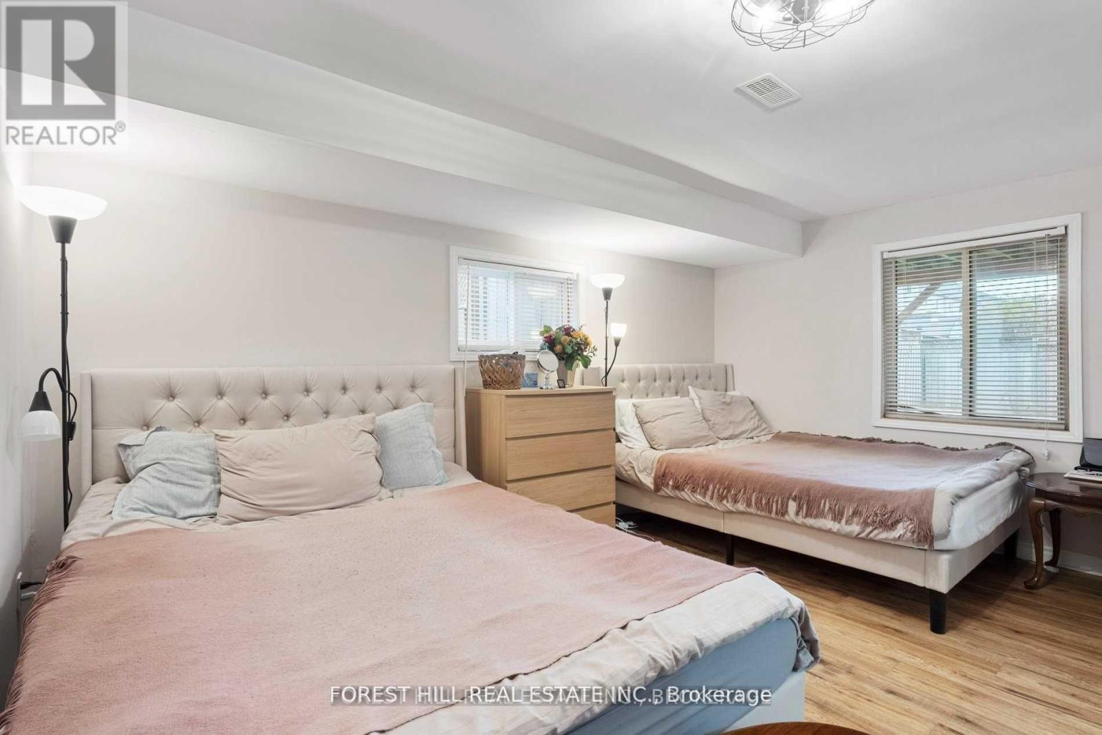 53 Noble Drive, Bradford West Gwillimbury, Ontario  L3Z 3A8 - Photo 6 - N12777820