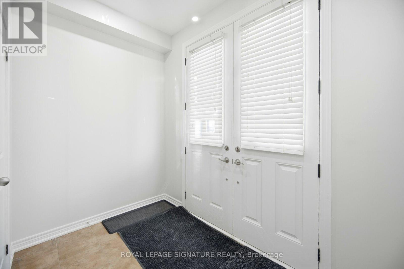 44 Rangemore Road, Brampton, Ontario  L7A 4V8 - Photo 3 - W12777838