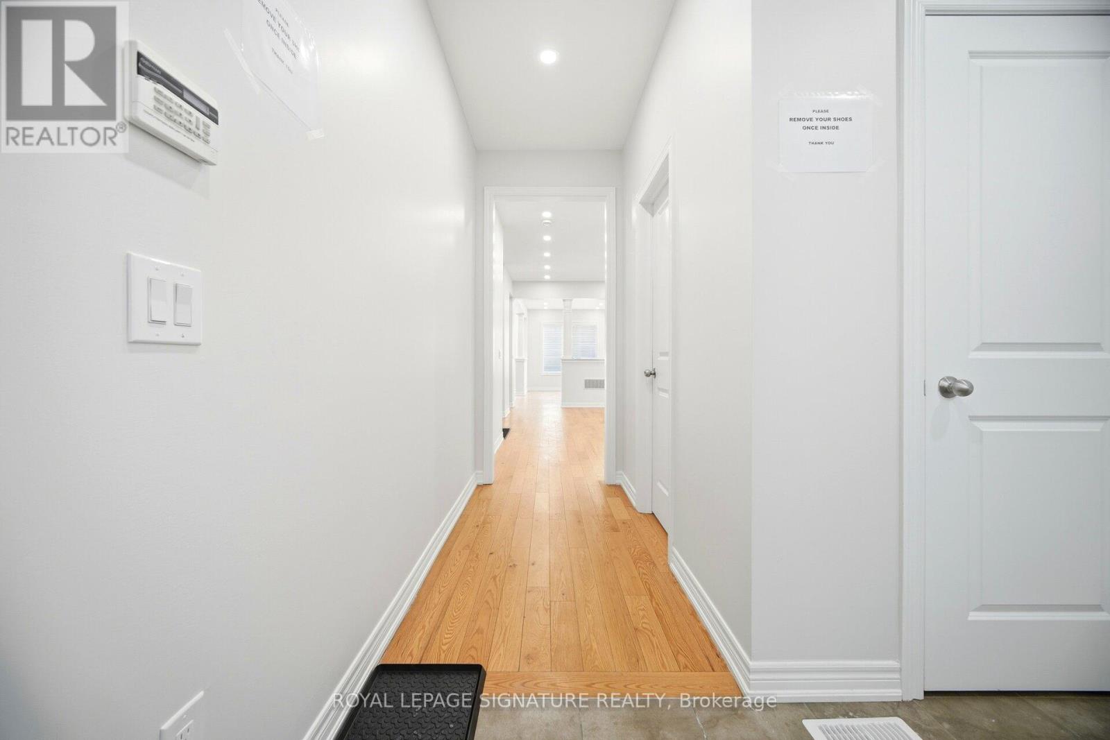 44 Rangemore Road, Brampton, Ontario  L7A 4V8 - Photo 4 - W12777838