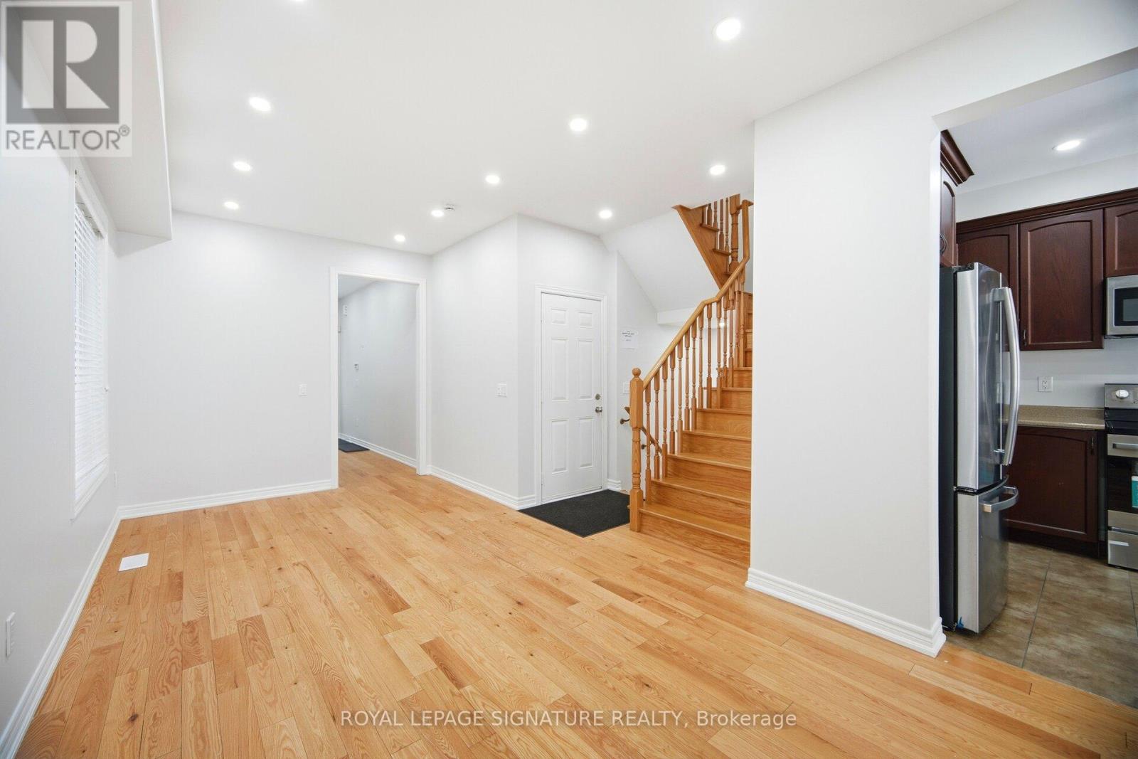 44 Rangemore Road, Brampton, Ontario  L7A 4V8 - Photo 7 - W12777838