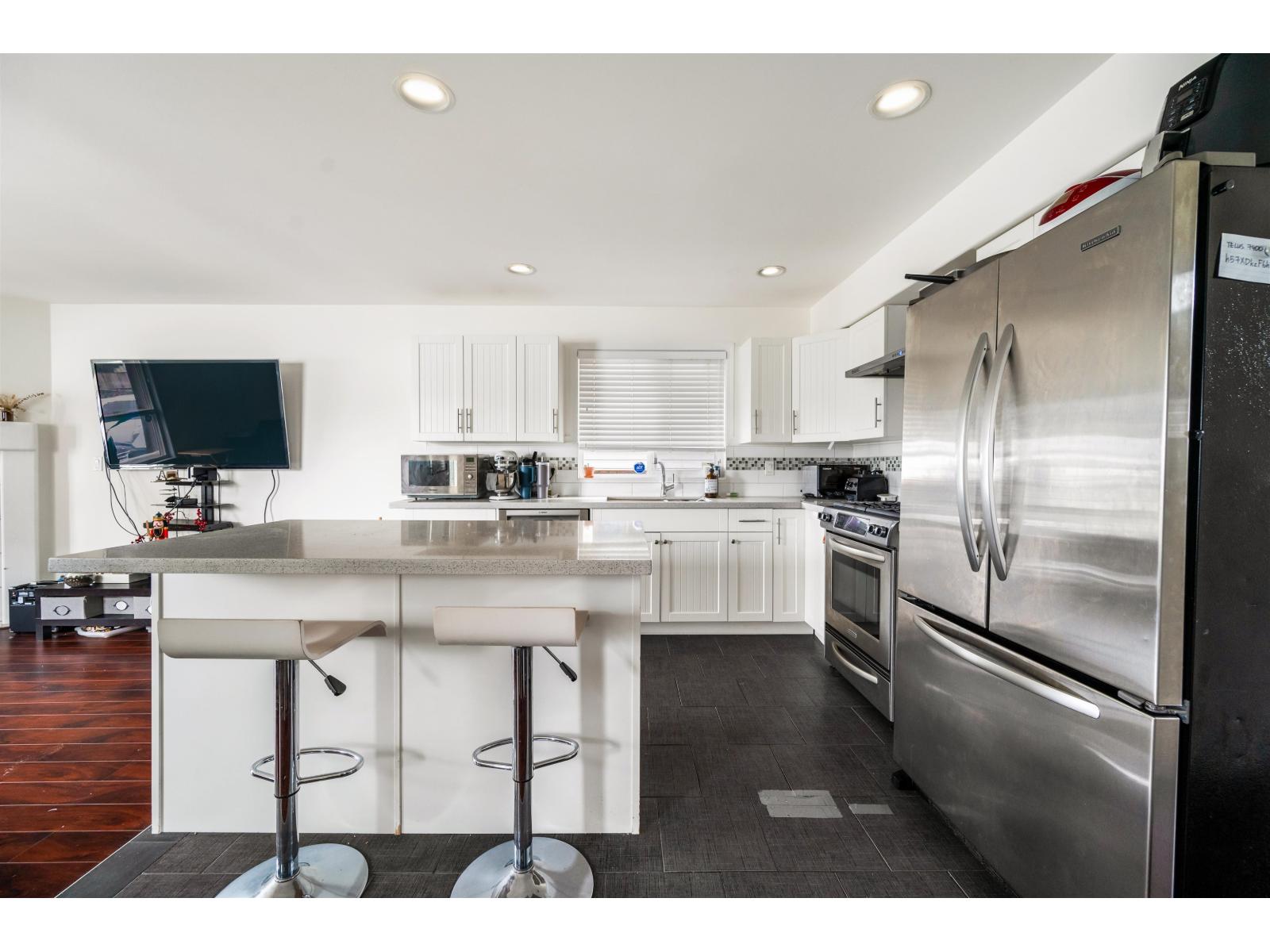 15476 110 Avenue, Surrey, British Columbia  V3R 0X1 - Photo 2 - R3088593